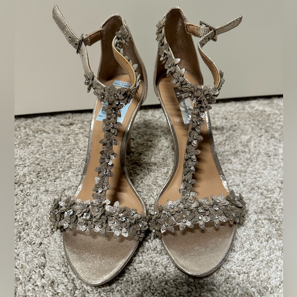 INC champagne colored heels NEW SIZE 7